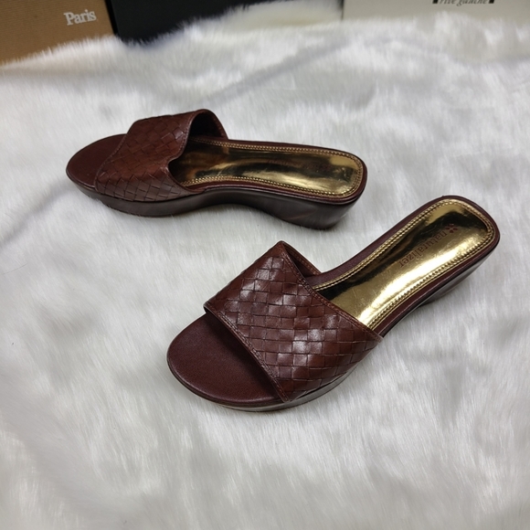 Naturalizer Brown Sandals - Picture 9 of 10